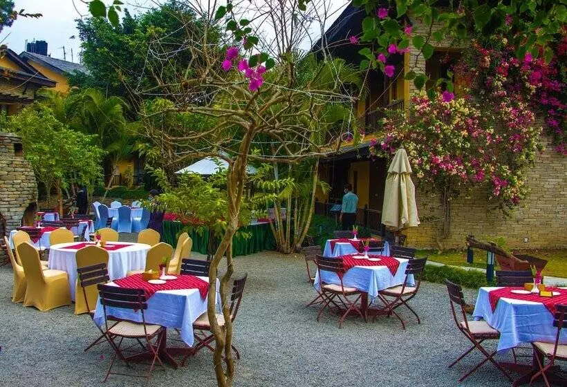 هتل Temple Tree Resort & Spa