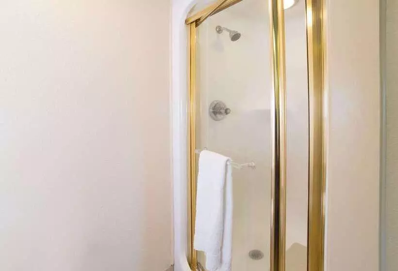 호텔 Travelodge By Wyndham Fort Myers Airport