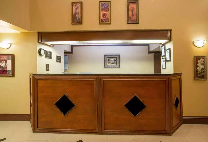 호텔 Travelodge By Wyndham Fort Myers Airport