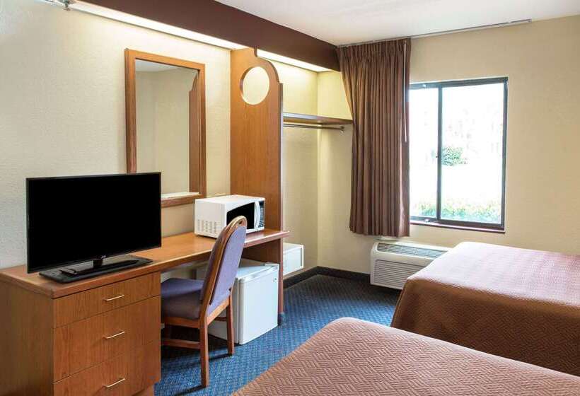 בית מלון כפרי Travelodge By Wyndham Fort Myers Airport