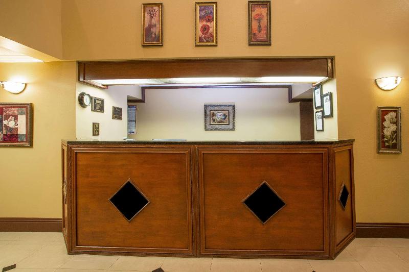 בית מלון כפרי Travelodge By Wyndham Fort Myers Airport