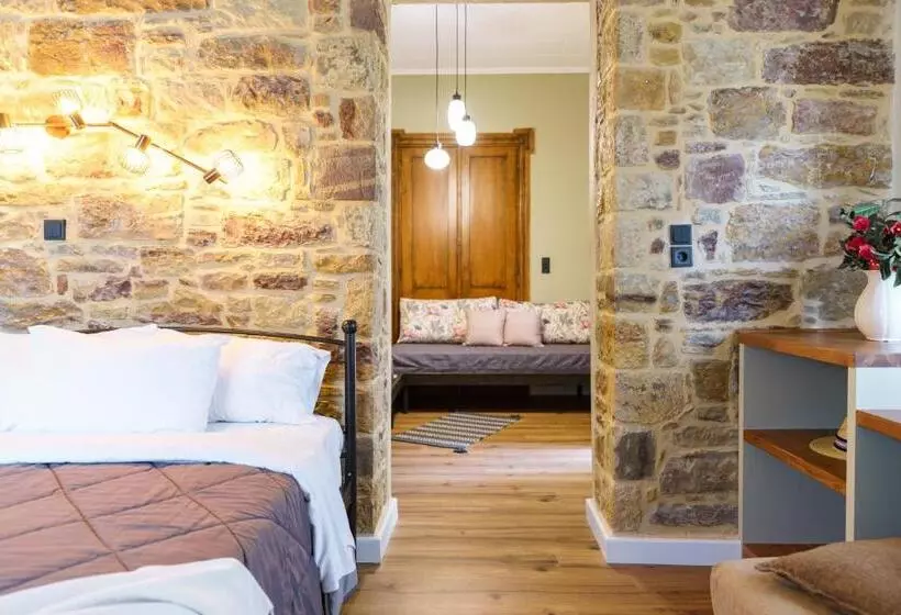 فندق Voulamandis House