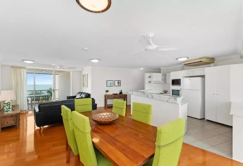 Mariners North Holiday Apartments