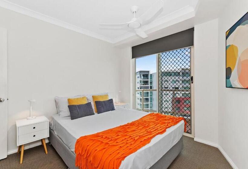 Mariners North Holiday Apartments