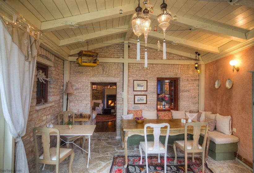 Primoula Country Hotel & Spa