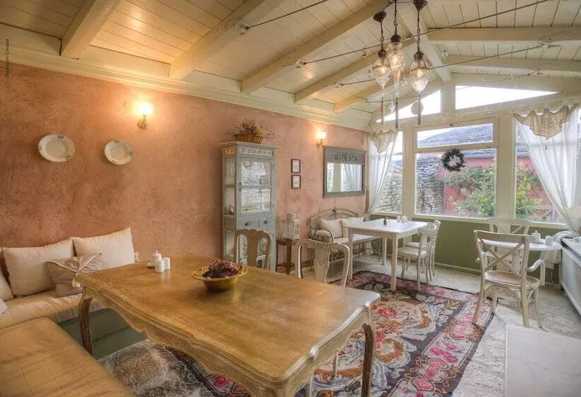 Primoula Country Hotel & Spa