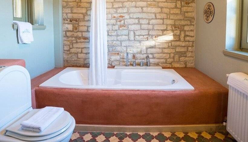 Primoula Country Hotel & Spa