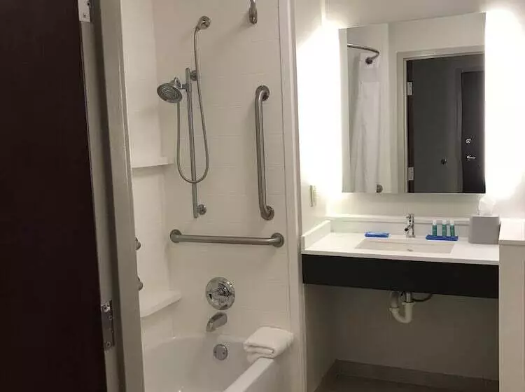 Holiday Inn Express Hotel & Suites Canton, An Ihg