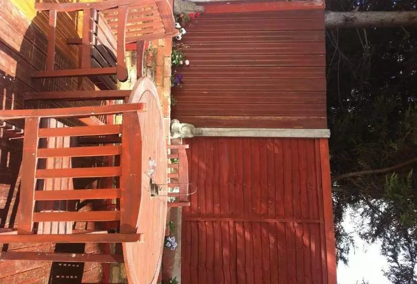 Hostal Aberdeen Guest House