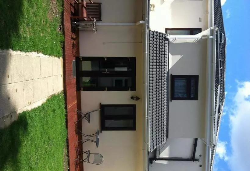 Hostal Aberdeen Guest House