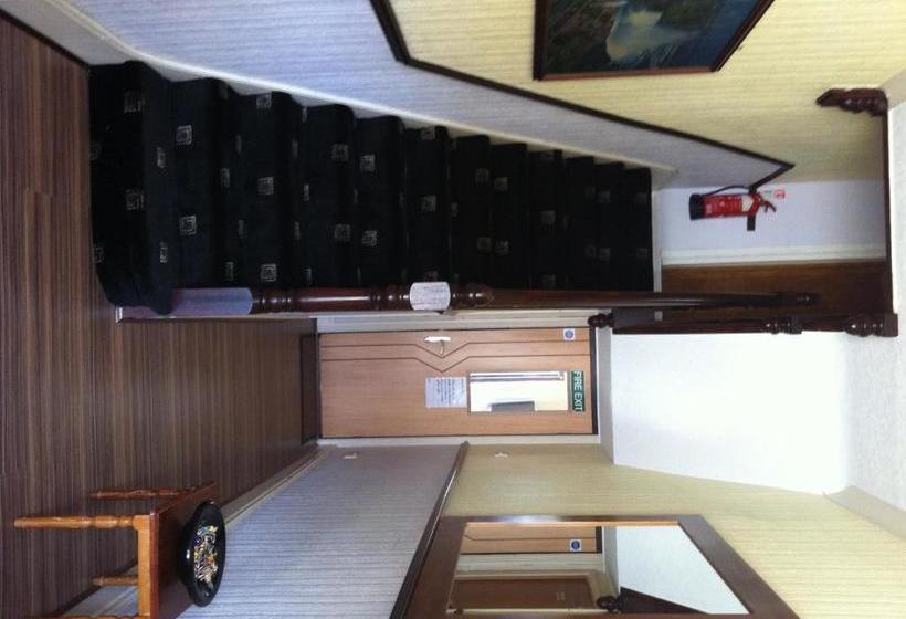 여관 Aberdeen Guest House