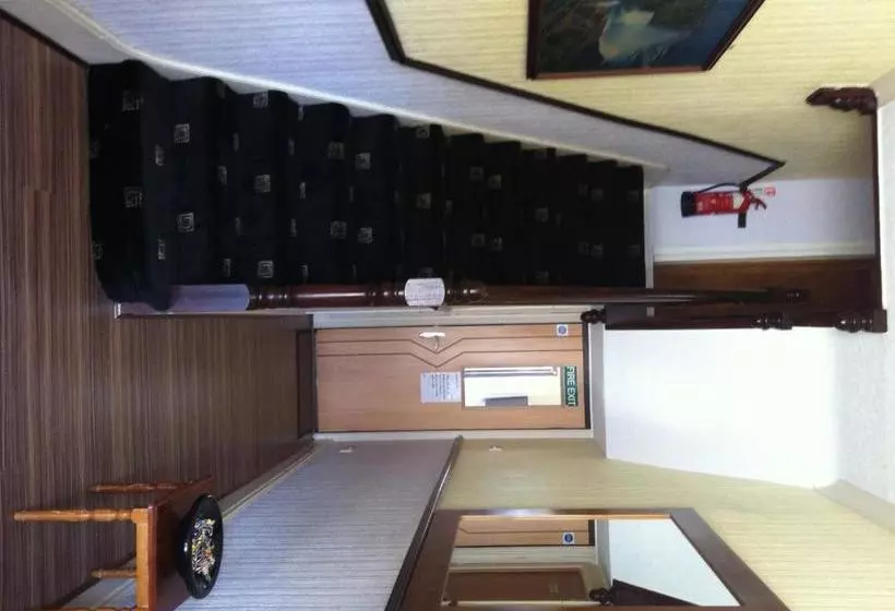 Hostal Aberdeen Guest House