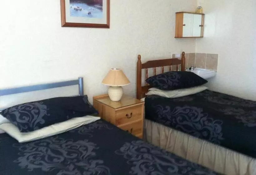 Hostal Aberdeen Guest House