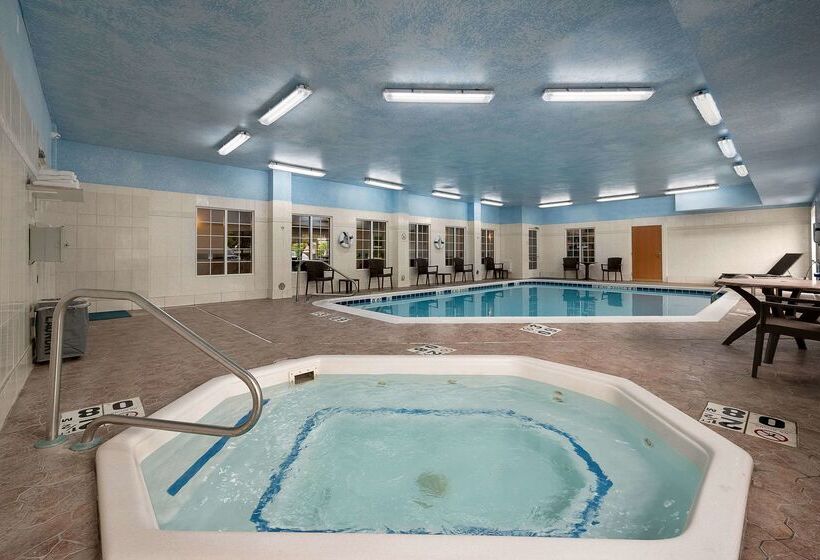 فندق Comfort Inn & Suites