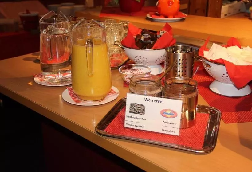 Hotelli Downtown Lodge Hostel - Unique Simple Central