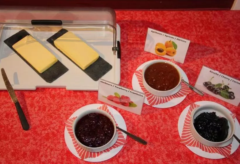 Hotelli Downtown Lodge Hostel - Unique Simple Central