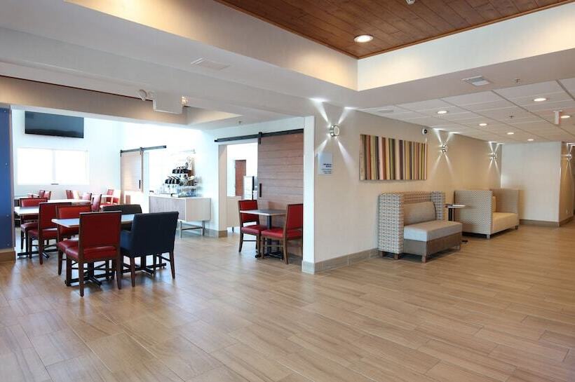 Holiday Inn Express Hotel & Suites Cincinnati Southeast Newport, An Ihg