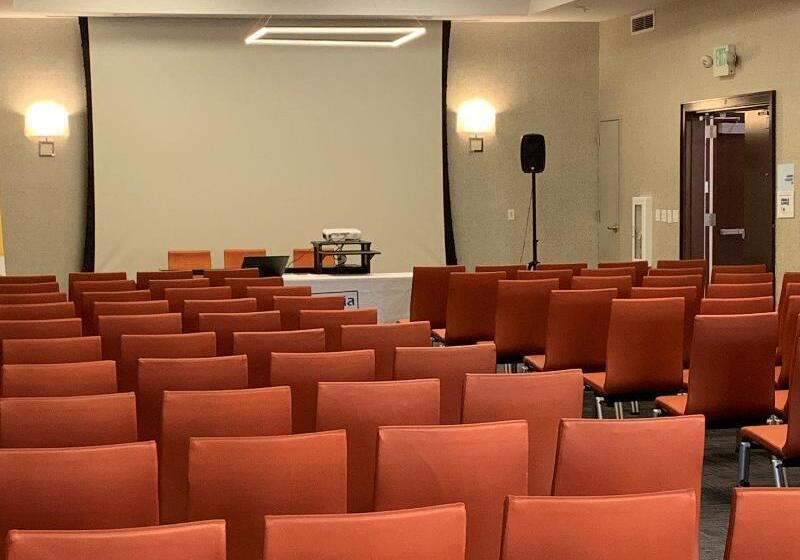 Holiday Inn Express Hotel & Suites El Dorado Hills, An Ihg