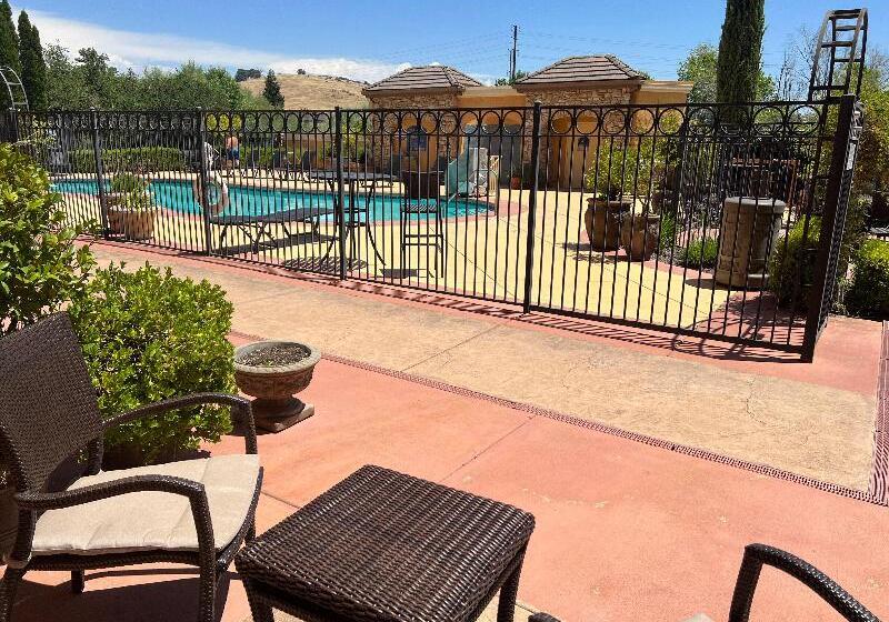 Holiday Inn Express Hotel & Suites El Dorado Hills, An Ihg