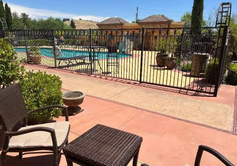 Holiday Inn Express Hotel & Suites El Dorado Hills, An Ihg