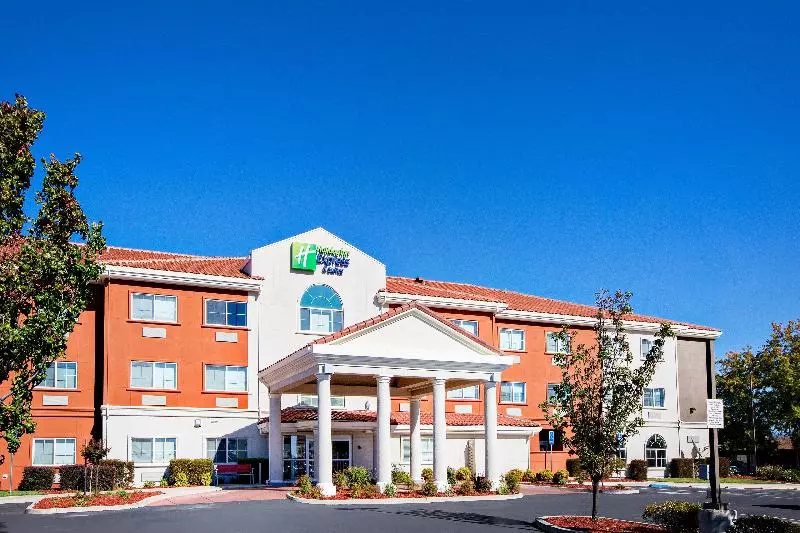 Holiday Inn Express Hotel & Suites Oroville Lake By Ihg