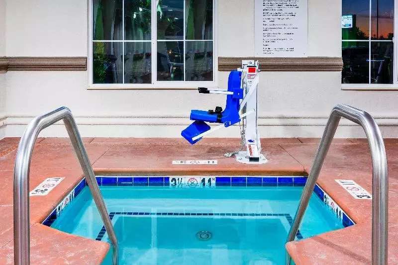 Holiday Inn Express Hotel & Suites Oroville Lake By Ihg