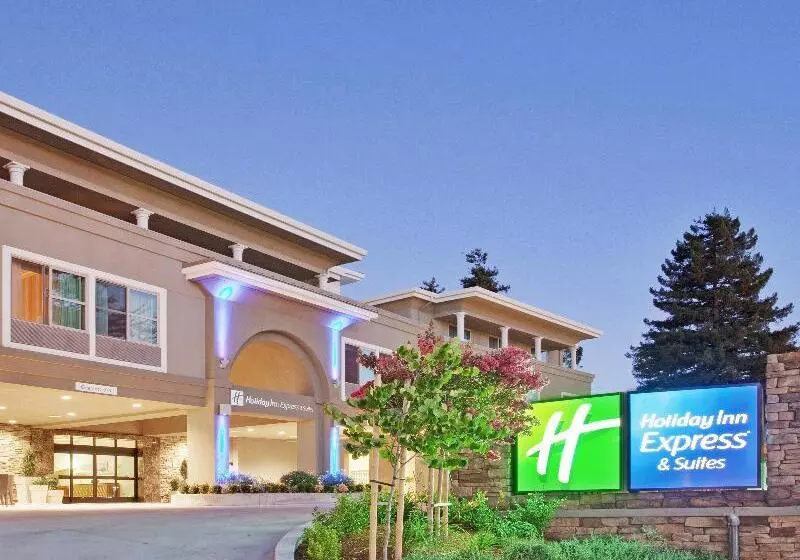 Holiday Inn Express Hotel & Suites Santa Cruz, An Ihg