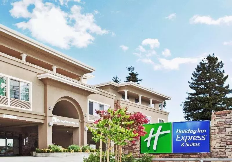 Holiday Inn Express Hotel & Suites Santa Cruz, An Ihg