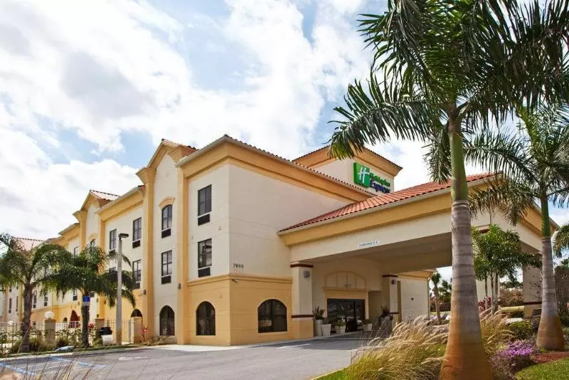 ホテル Holiday Inn Express Stuart By Ihg