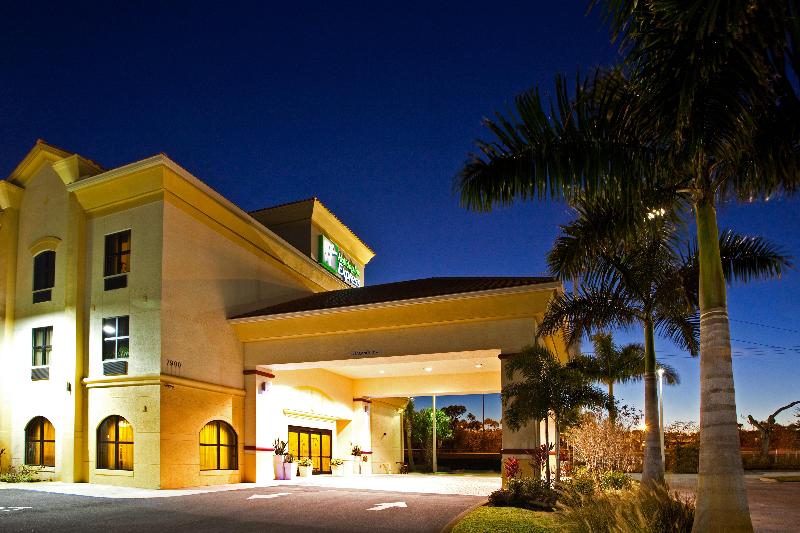 ホテル Holiday Inn Express Stuart By Ihg