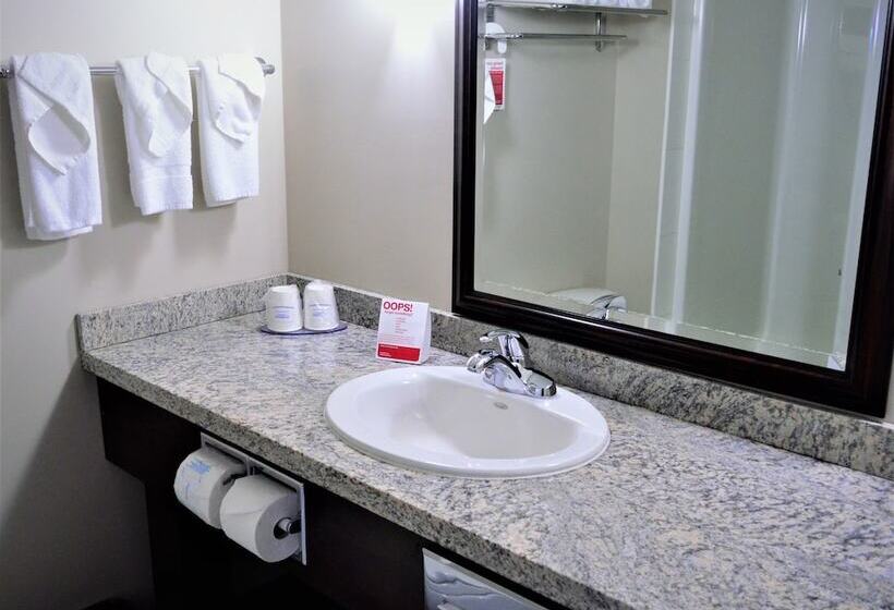 Отель Ramada By Wyndham Cold Lake