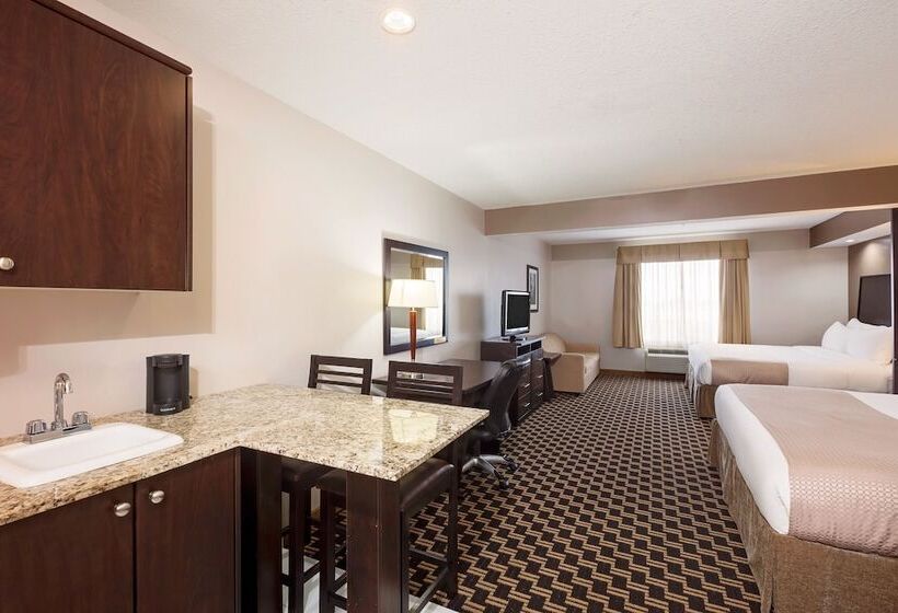 Отель Ramada By Wyndham Cold Lake