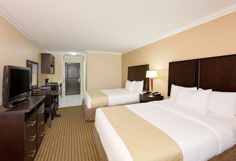 Отель Ramada By Wyndham Cold Lake