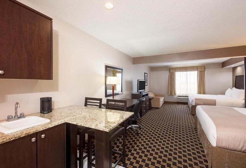 Отель Ramada By Wyndham Cold Lake