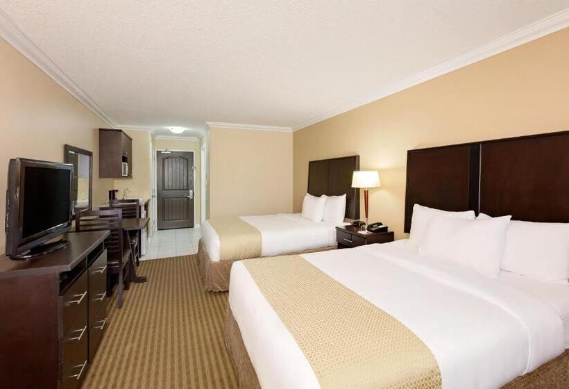 Отель Ramada By Wyndham Cold Lake