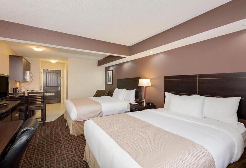 Отель Ramada By Wyndham Cold Lake