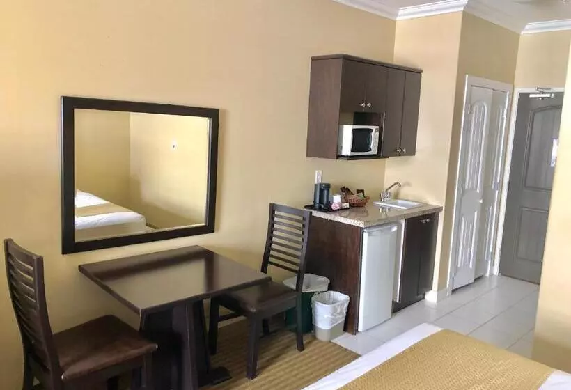 ホテル Ramada By Wyndham Cold Lake