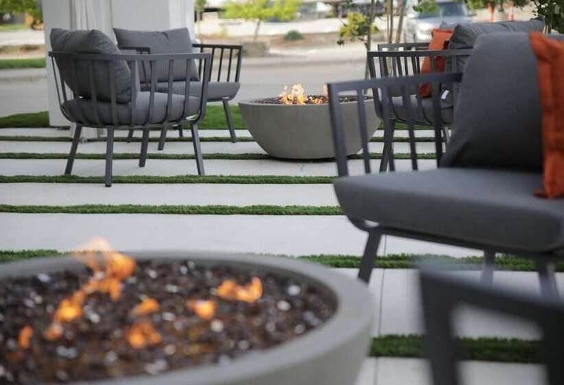 Hotel The Rewind West Des Moines, Tapestry Collection By Hilton