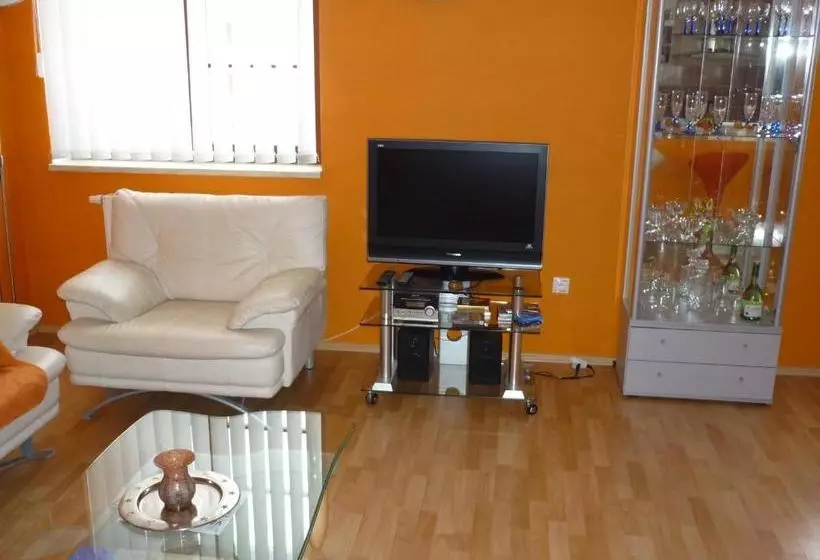 Nueva Fiesta Apartment