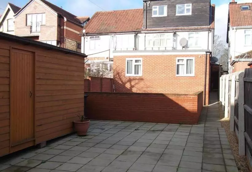 پانسیون Kirkwood House