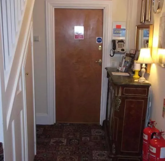 پانسیون Kirkwood House