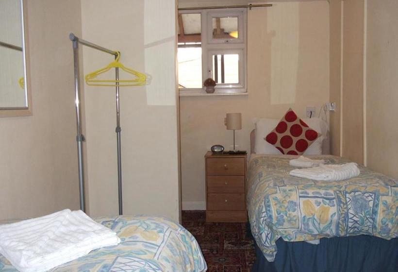 پانسیون Kirkwood House