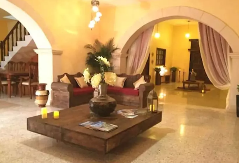 هتل Boutique Casa Mazejuwi