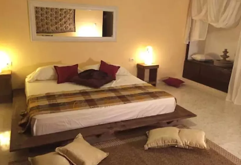 هتل Boutique Casa Mazejuwi