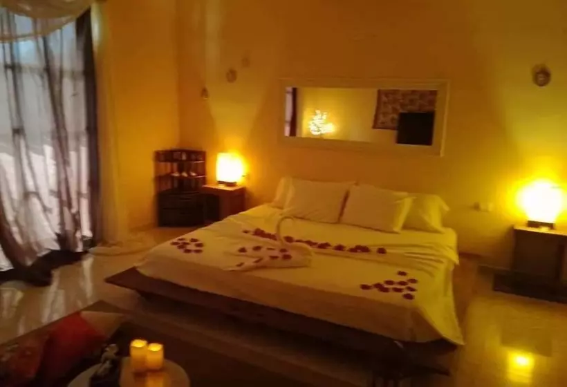 هتل Boutique Casa Mazejuwi
