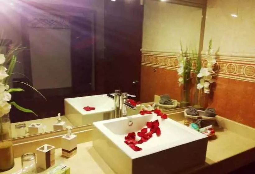 هتل Boutique Casa Mazejuwi