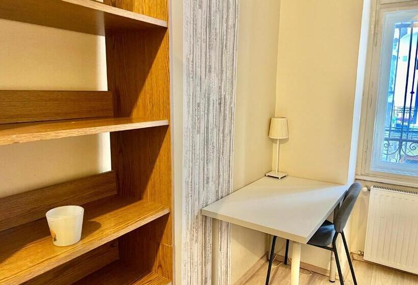 Hostal Jazzy Vibes Parliament Rooms And Ensuites