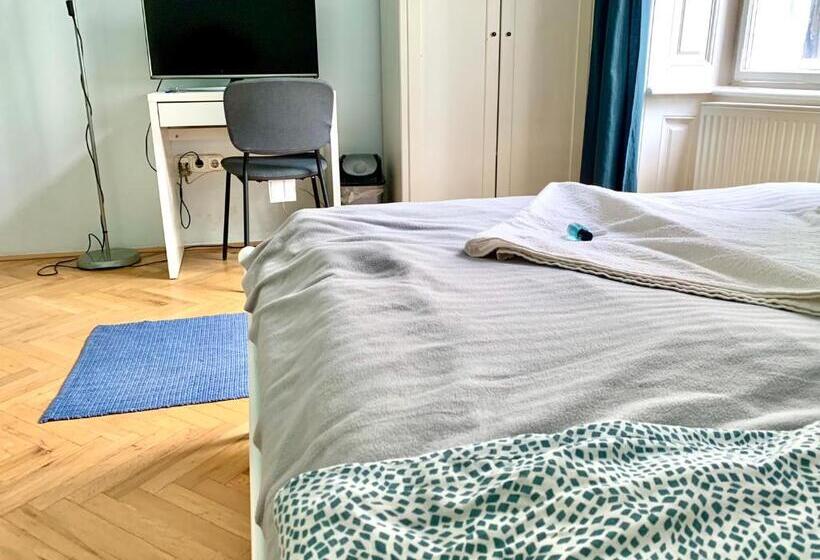 Hostal Jazzy Vibes Parliament Rooms And Ensuites