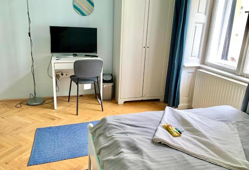 Hostal Jazzy Vibes Parliament Rooms And Ensuites