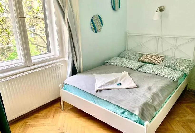 Gästgiveri Jazzy Vibes Parliament Rooms And Ensuites